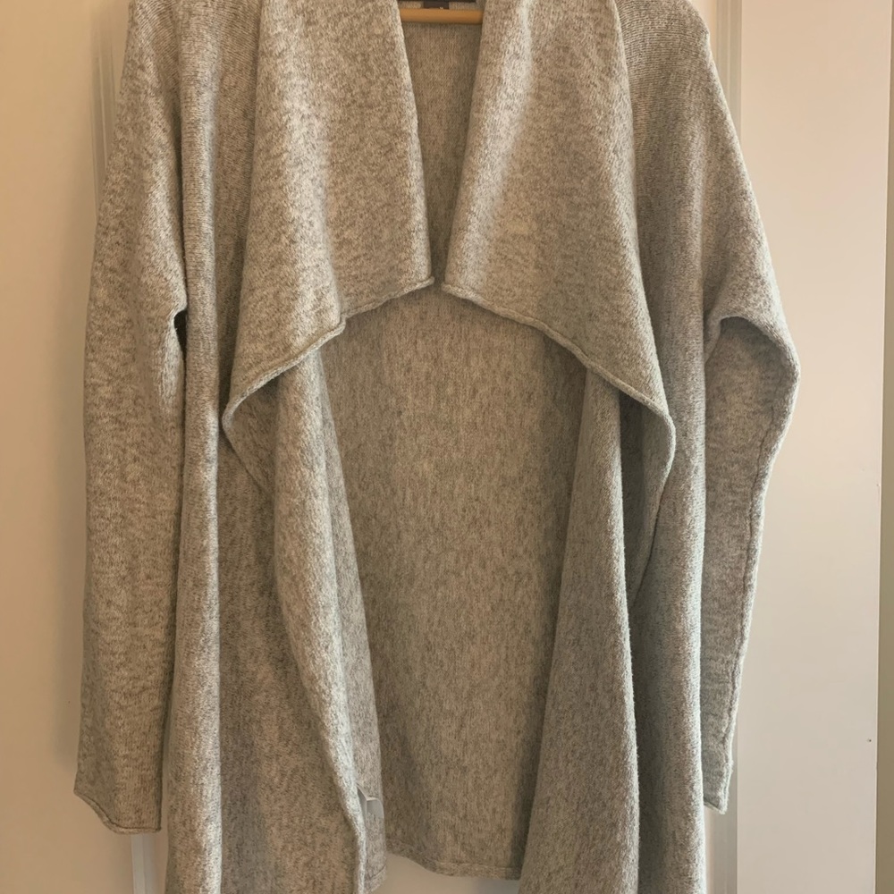 Eddie Bauer Sleepwear Oversized Cardigan Women’s Size M.
